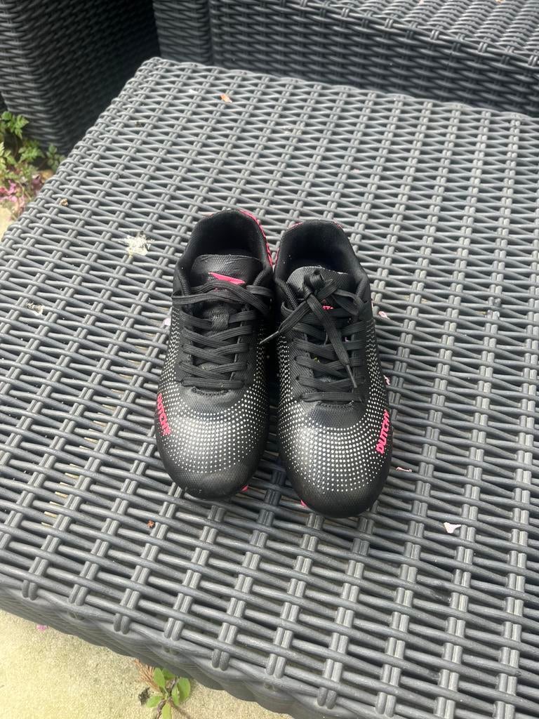 Voetbal schoenen, Maat XS of kleiner, Schoenen, Ophalen of Verzenden, Zo goed als nieuw