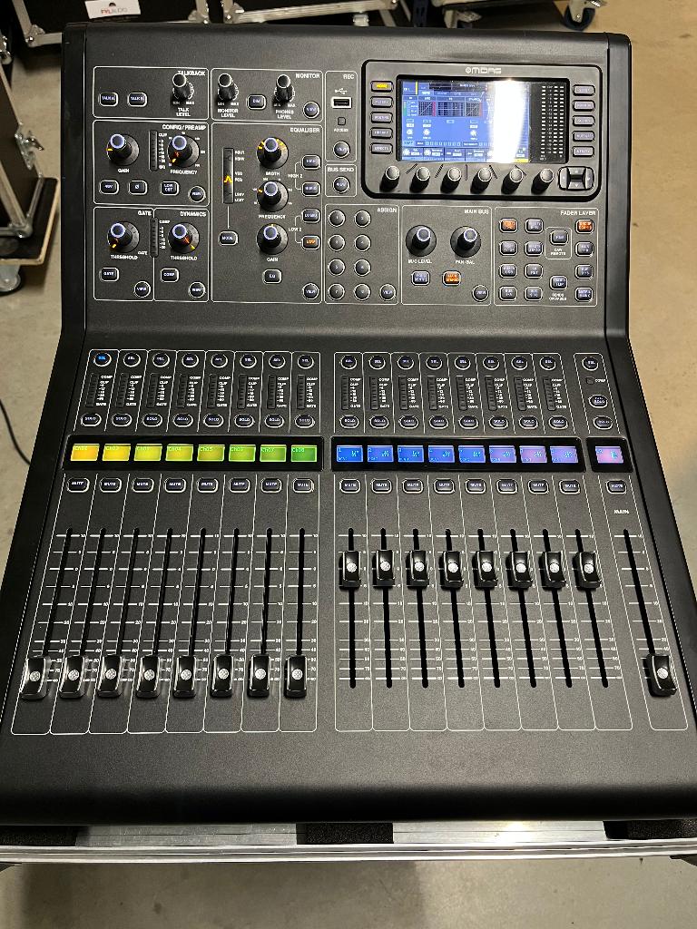 Nette Midas M32R in flightcase, Ophalen, Zo goed als nieuw, 20 kanalen of meer, Microfooningang