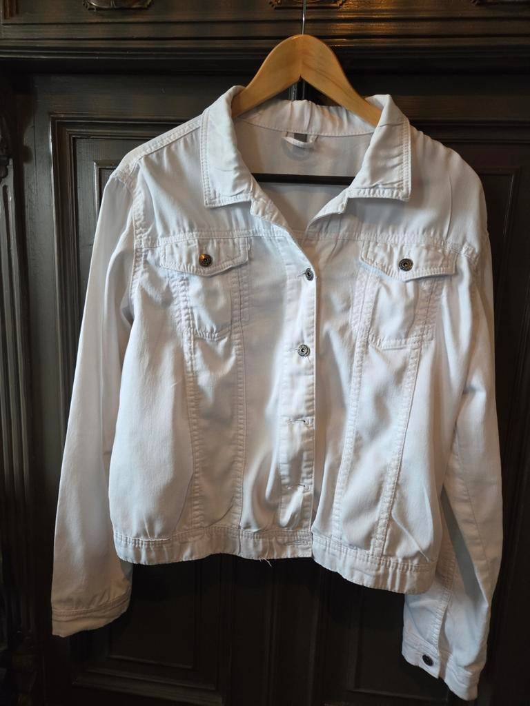 Witte spijkerjas - Tijdloos en veelzijdig, Kleding | Dames, Jassen | Zomer, Zo goed als nieuw, Maat 42/44 (L), Wit, Ophalen of Verzenden