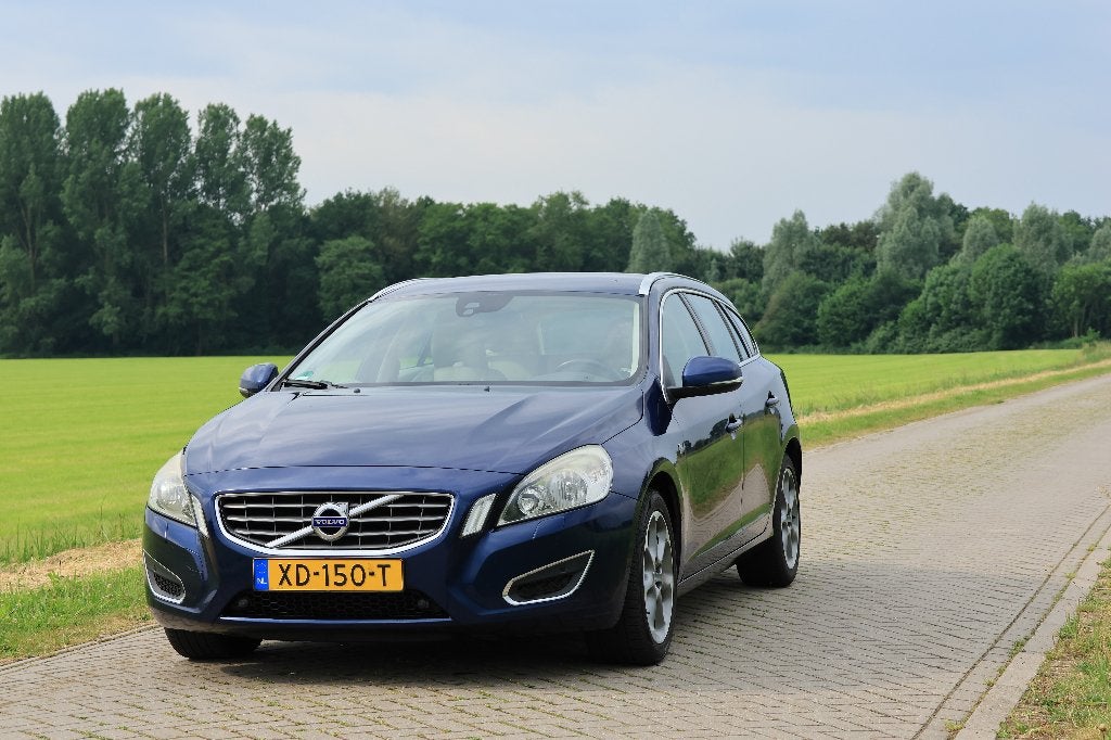 Volvo V60 D4 - 163pk - Volvo Ocean Race - Leder - Nette auto, Auto's, Volvo, Voorwielaandrijving, Euro 5, Beige, 1984 cc