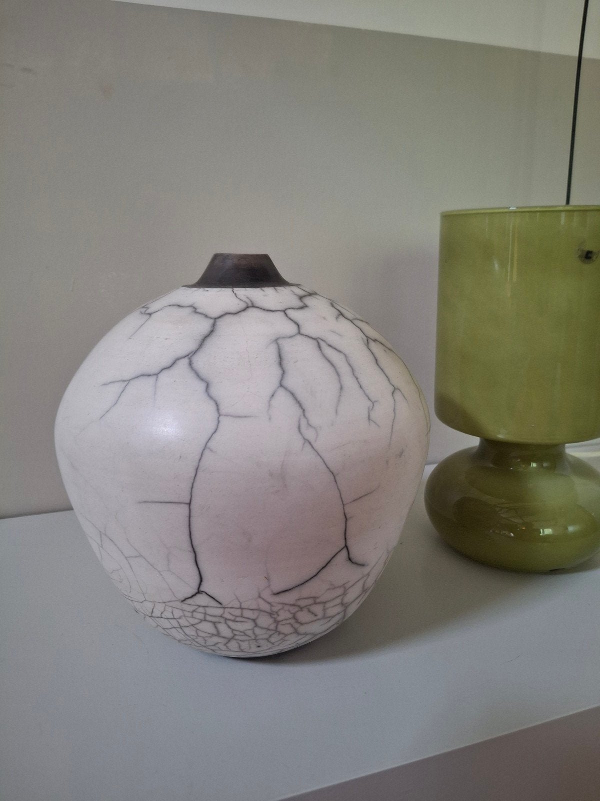 Prachtige grote Raku gebakken bolvaas - 22 cm hoog, Ophalen of Verzenden