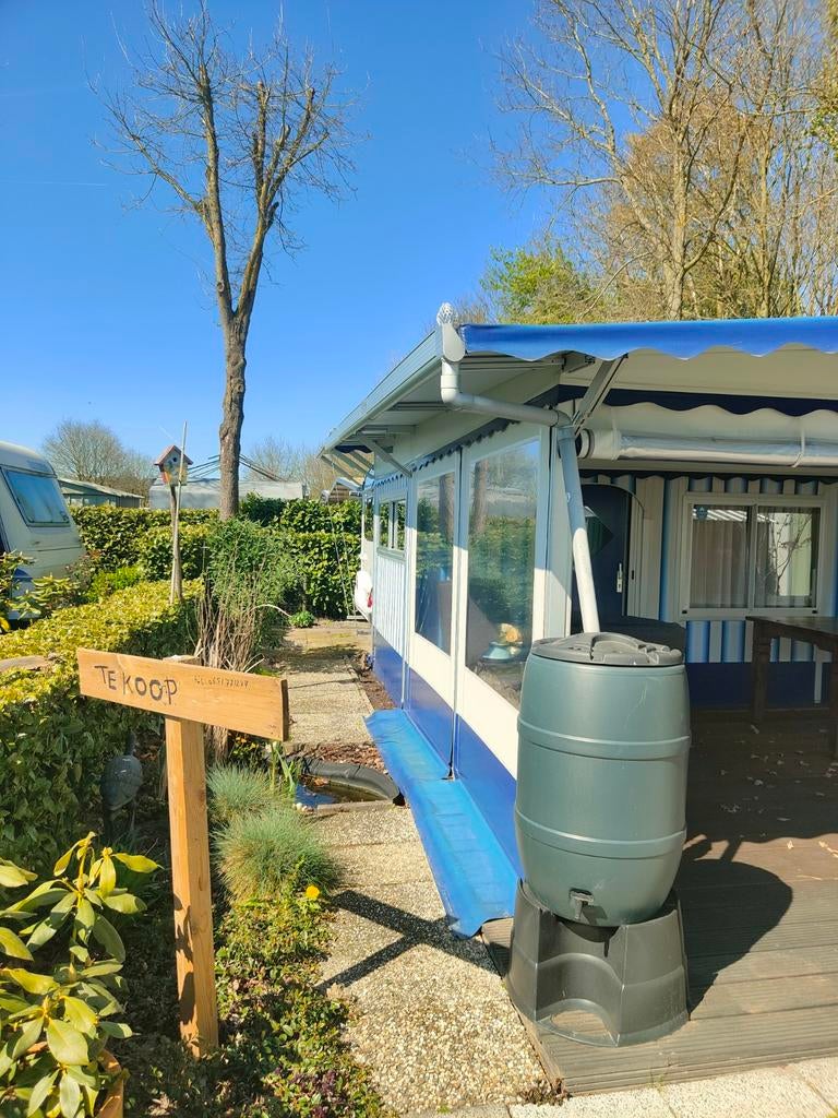Luxe Knaus Sport Fu Tourcaravan met complete staanplaats, Rondzit, Frans bed, Particulier, 6 tot 7 meter