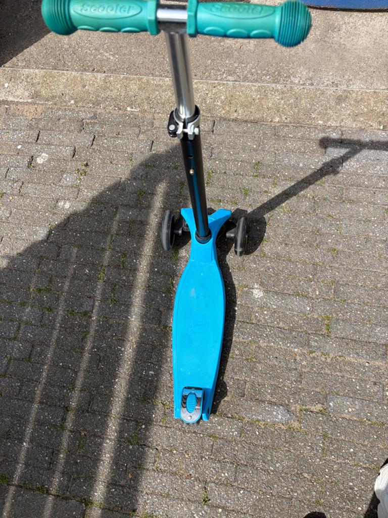 Blauwe step met 3 wielen, Ophalen, Gebruikt, Gewone step