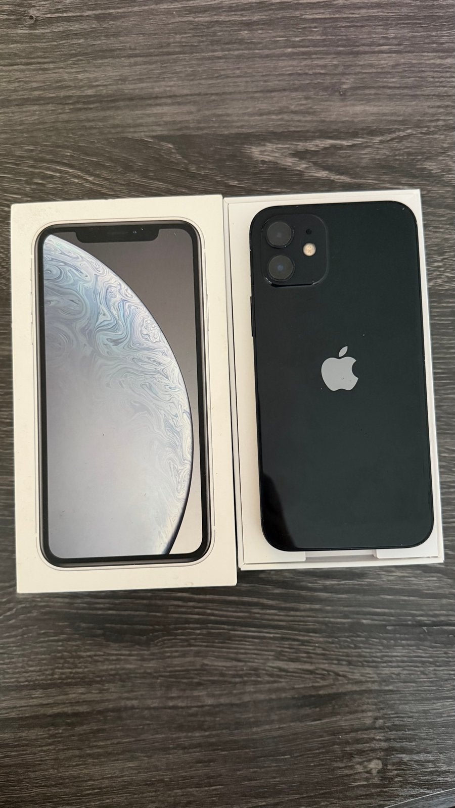 Foto 3 van Apple iPhone 12 Zwart 64GB