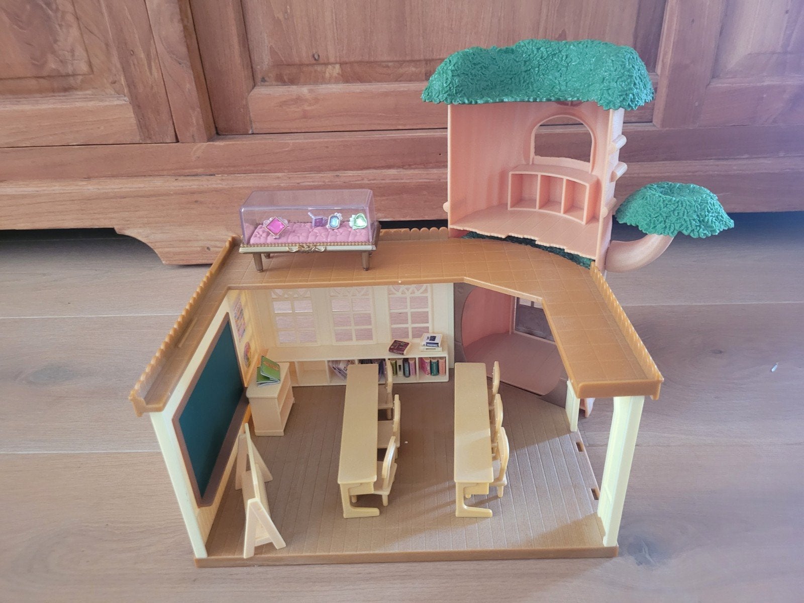 Sylvanian families school, Ophalen of Verzenden, Gebruikt, Poppenhuis