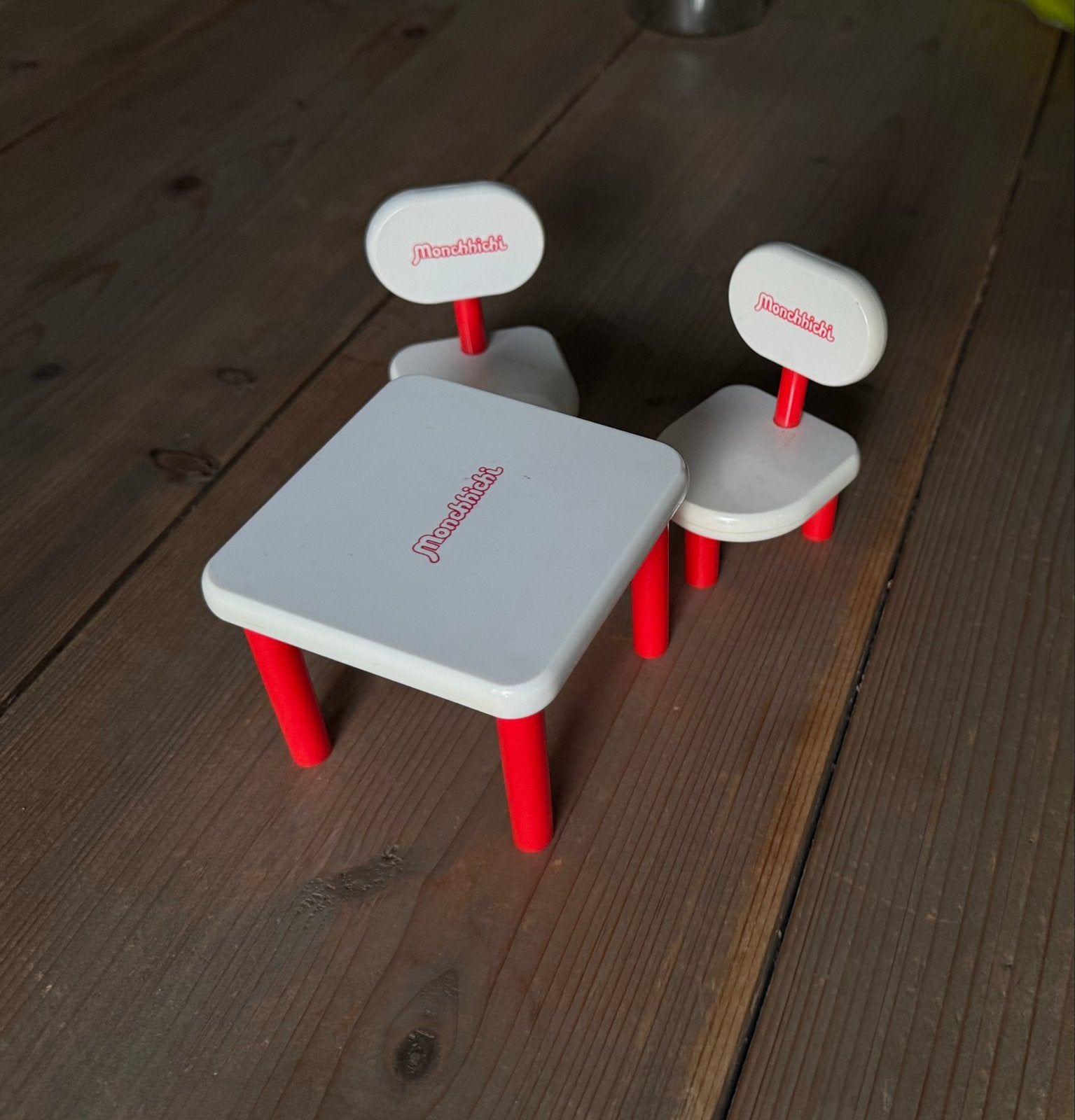 Monchhichi poppenhuis meubels: tafel en twee stoelen, Ophalen of Verzenden, Gebruikt, Jongen of Meisje