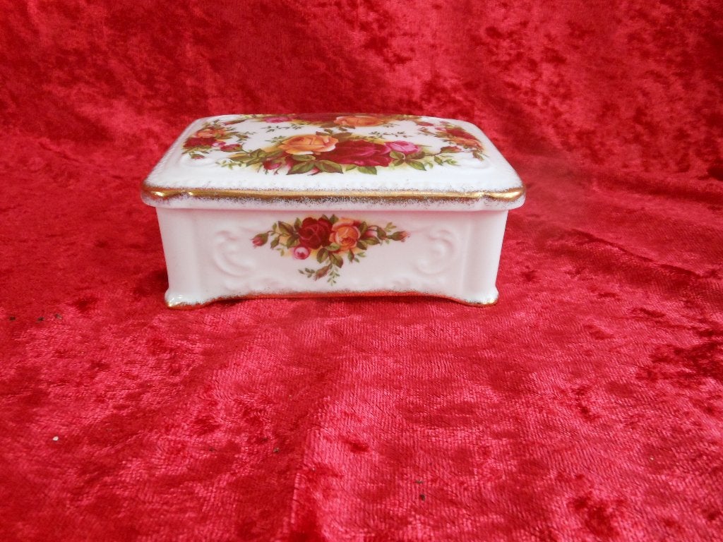 Royal Albert Old Country Roses rechthoekig lepeldoosje, Huis en Inrichting, Overige typen, Ophalen of Verzenden, Zo goed als nieuw