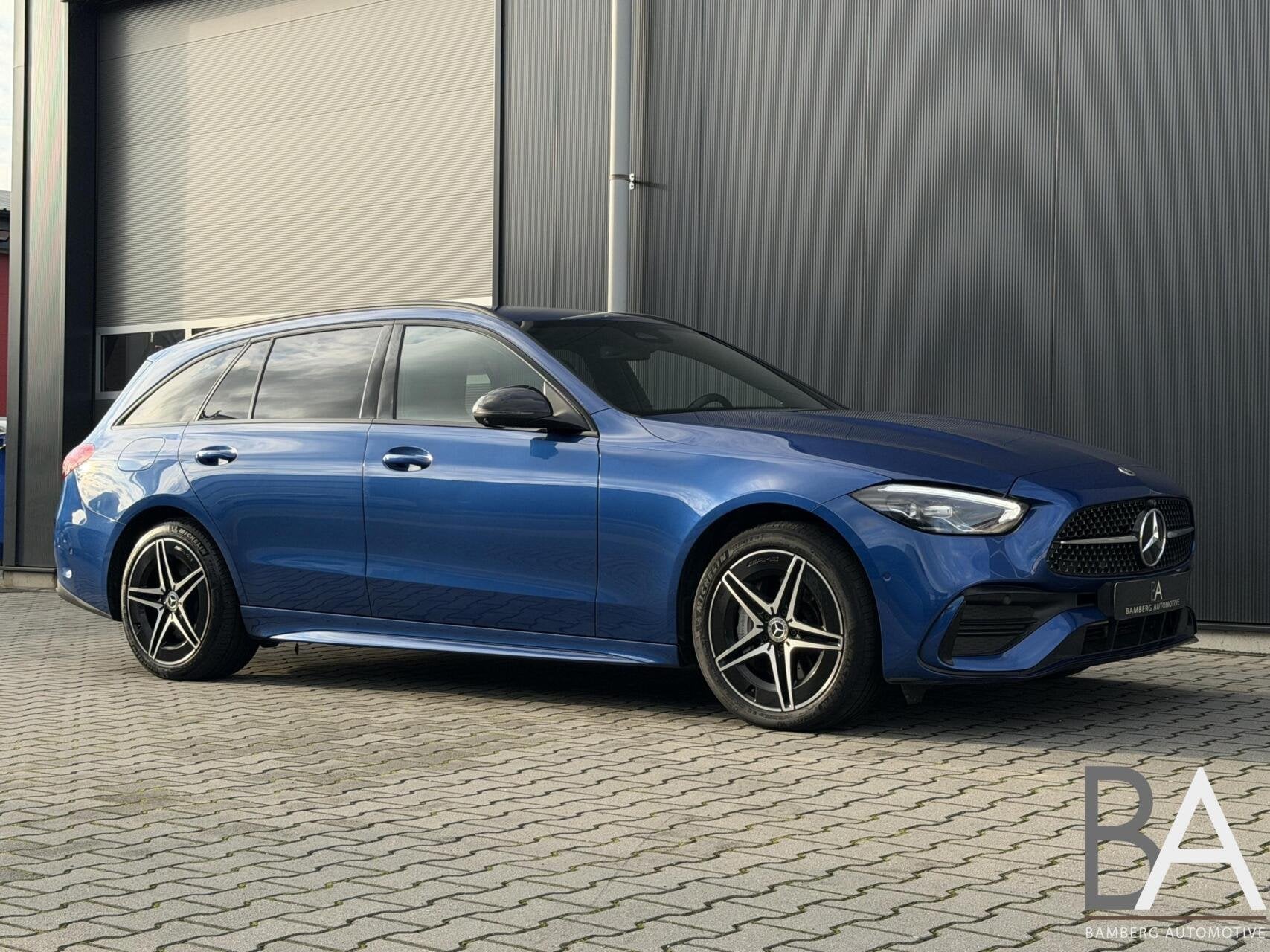 Mercedes C-klasse Estate 300 e AMG trekhaak|Burmester|360, Auto's, Automaat, Dealer onderhouden, Achterwielaandrijving, Gebruikt