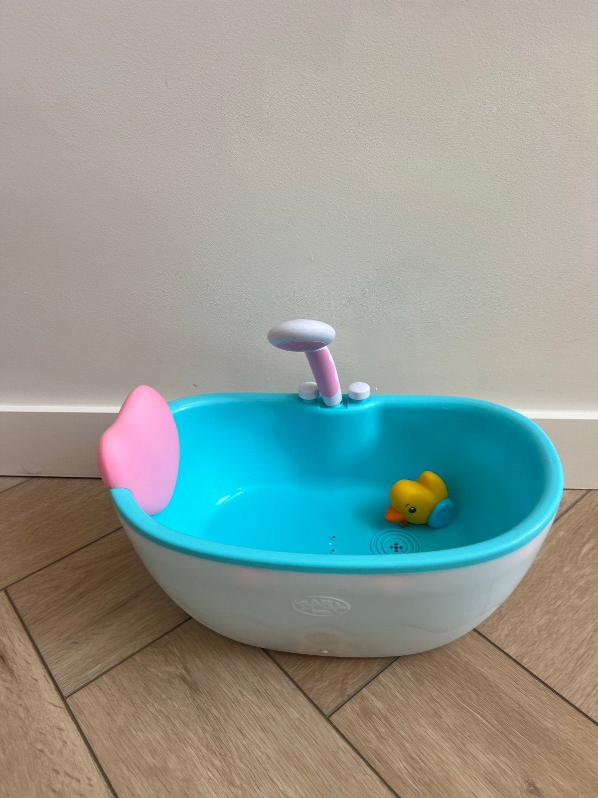 Baby Born badje met werkende douche en badeendje, Ophalen, Gebruikt, Meisje