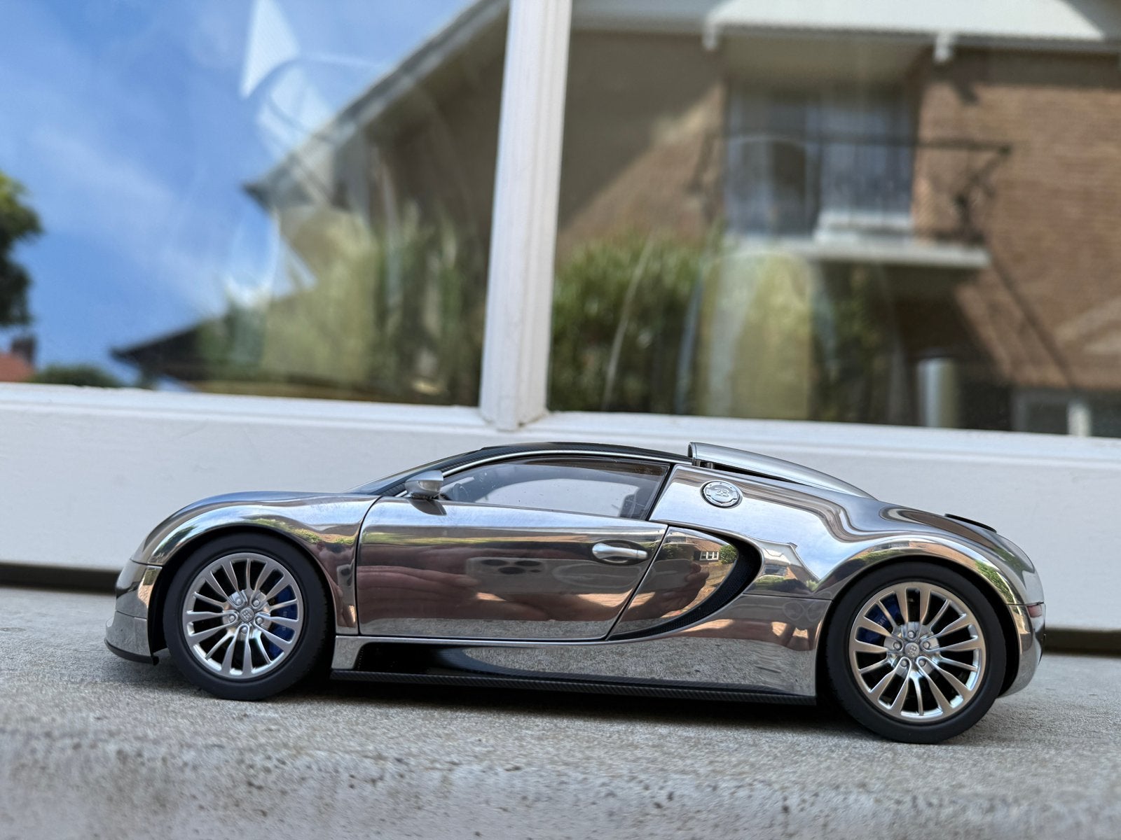 1:18 Bugatti Veyron Pur Sang Zwart / Aluminium Autoart 70966, Auto, Autoart, Ophalen of Verzenden, Zo goed als nieuw
