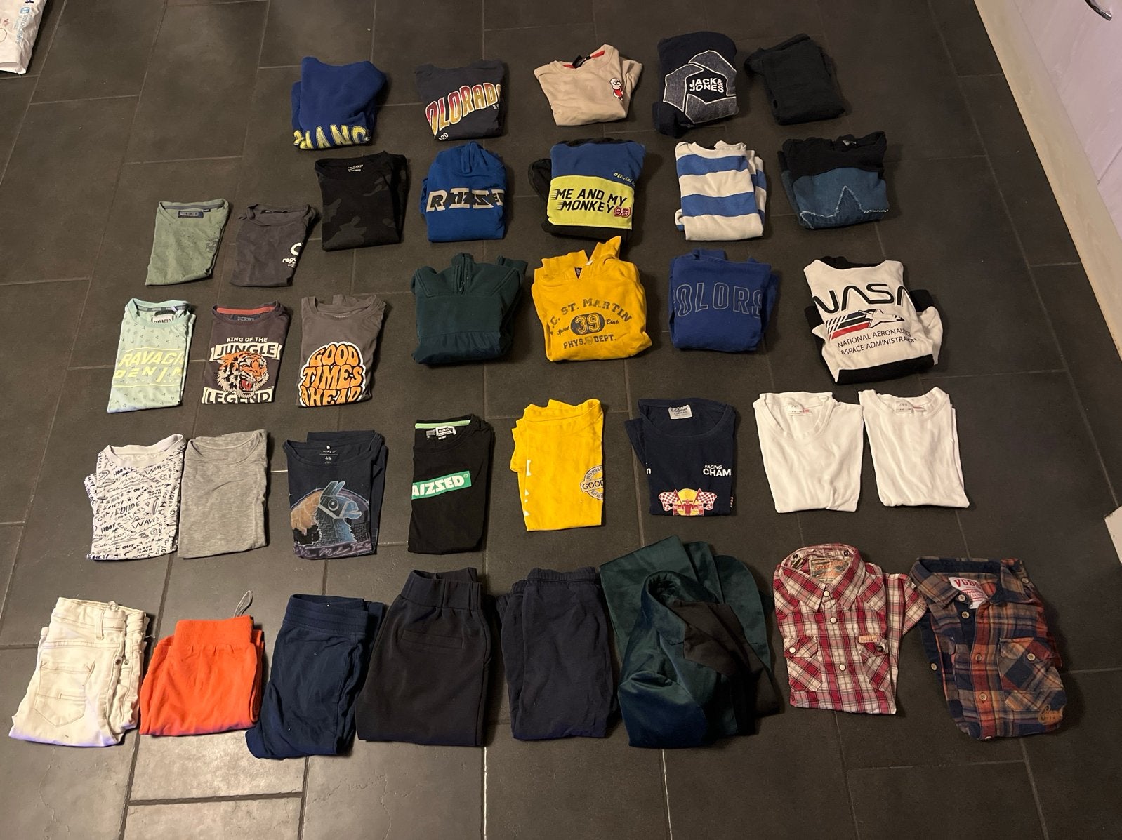 Groot kledingpakket voor jongens 134-140 zomer & herst, Kinderen en Baby's, Kinderkleding | Overige, Ophalen of Verzenden, Gebruikt