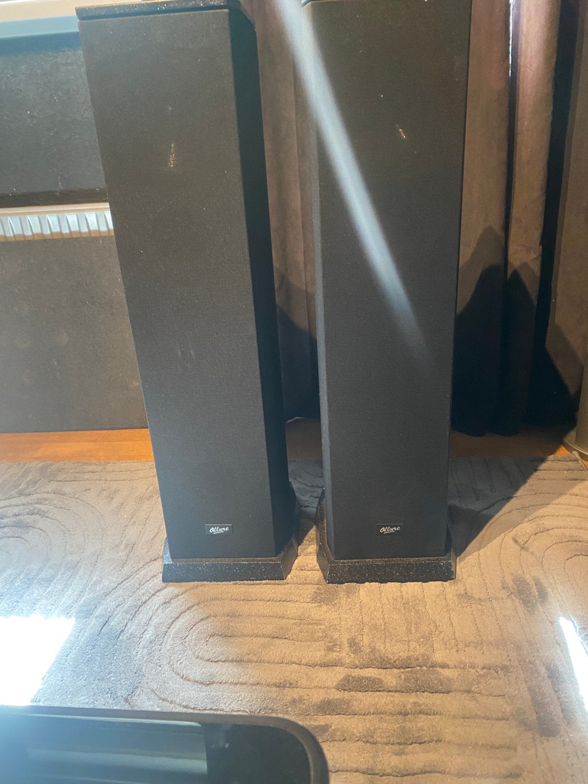 Alure model100. Luidsprekers, Audio, Tv en Foto, Luidsprekers, Gebruikt, 60 tot 120 watt, Front, Rear of Stereo speakers, Ophalen