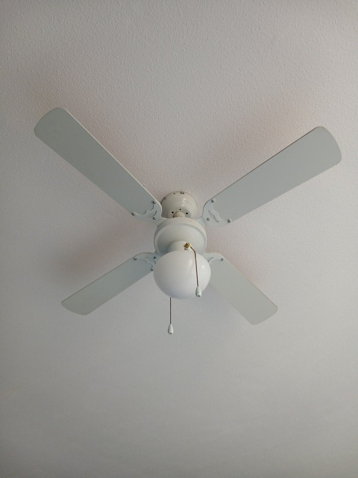 Witte plafondventilator met lamp, Ophalen, Gebruikt