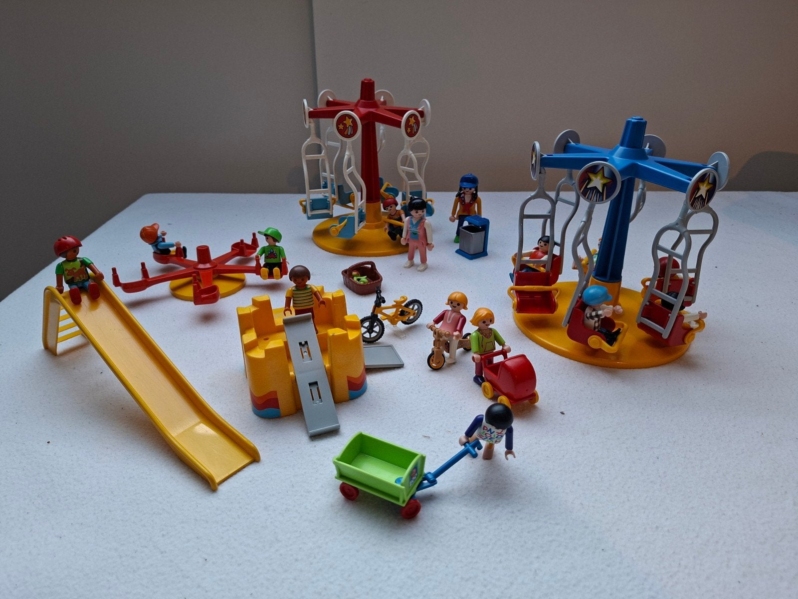 Playmobil Speeltuin met draaimolens en glijbaan, Ophalen of Verzenden, Gebruikt, Jongen of Meisje