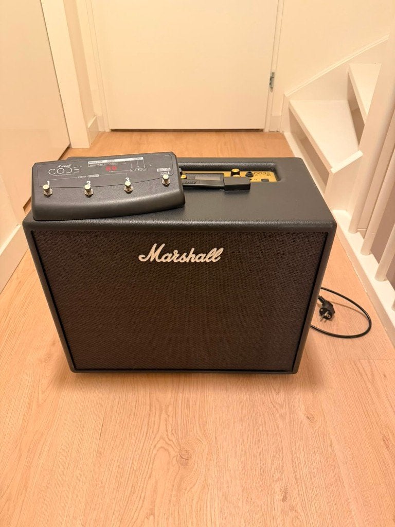 Marshall CODE 50 Gitaarversterker + Footswitch, Ophalen, Zo goed als nieuw, Gitaar, 50 tot 100 watt