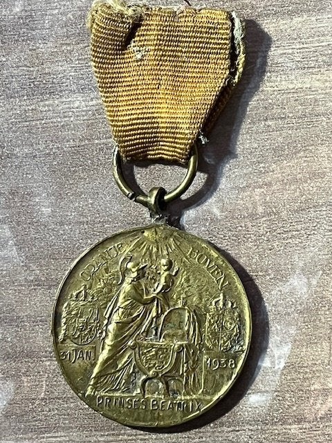 Medaille geboorte prinses Beatrix 31 Januari 1938, Postzegels en Munten, Penningen en Medailles, Verzenden, Overige materialen