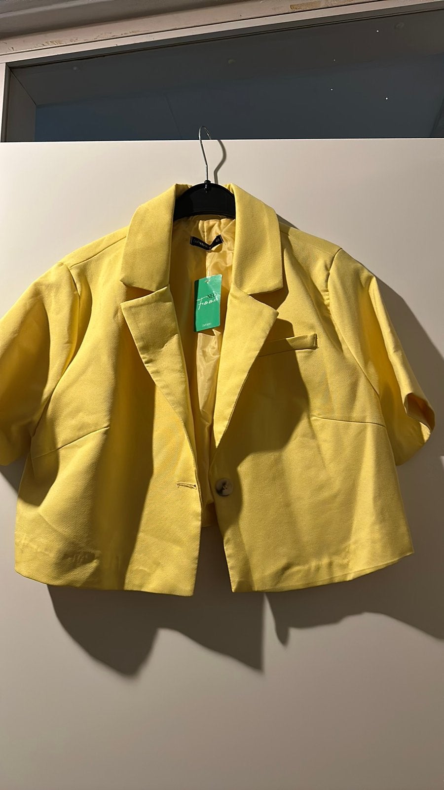 Laatste ‼️ mooie korte gele colbertjas te koop nieuw ‼️‼️, Kleding | Dames, Ophalen of Verzenden, Nieuw, Maat 38/40 (M), Geel