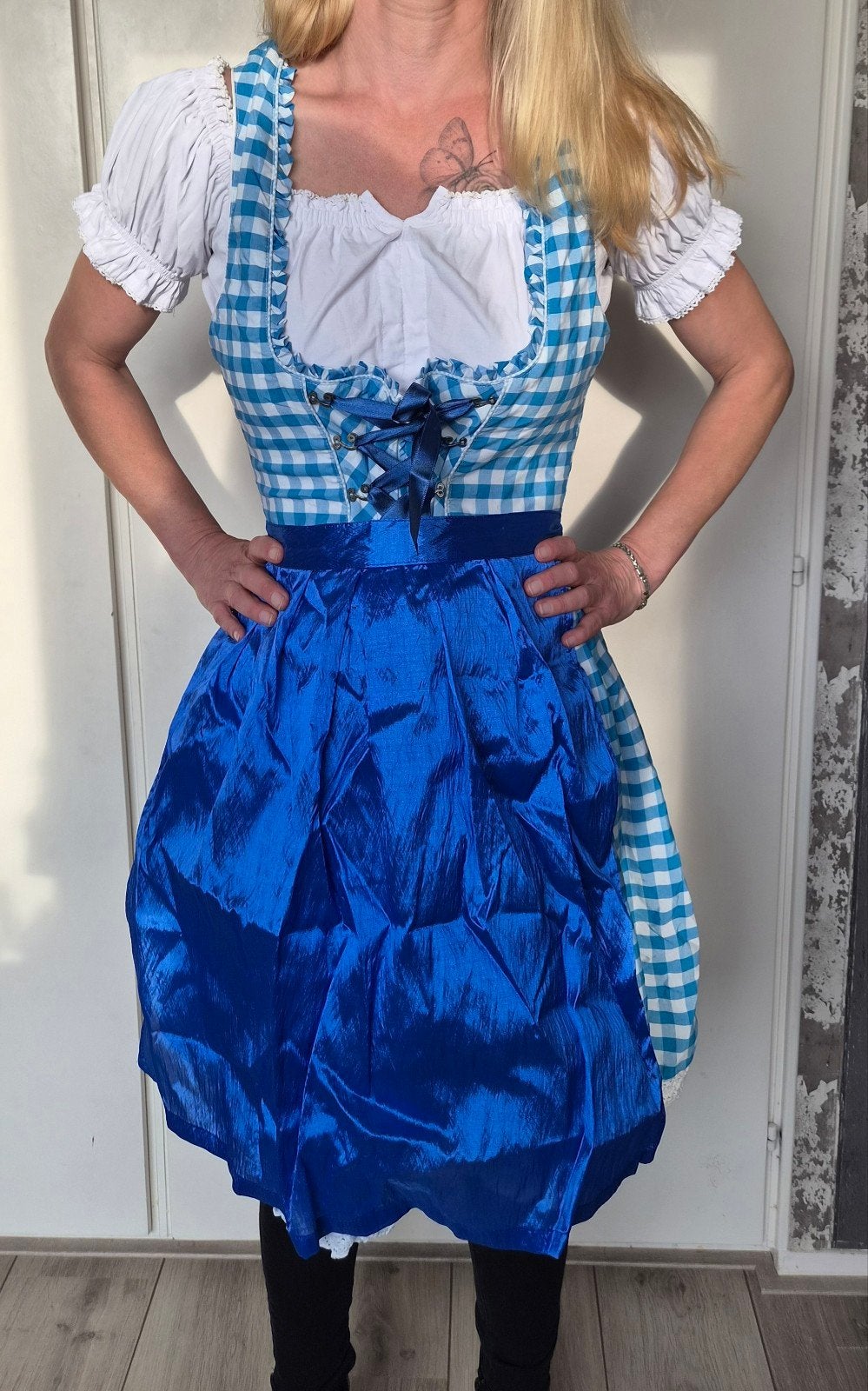 Dirndl jurk blauw wit ruitje maat 42 Oktoberfest, Carnaval, Maat 42/44 (L), Ophalen of Verzenden, Zo goed als nieuw