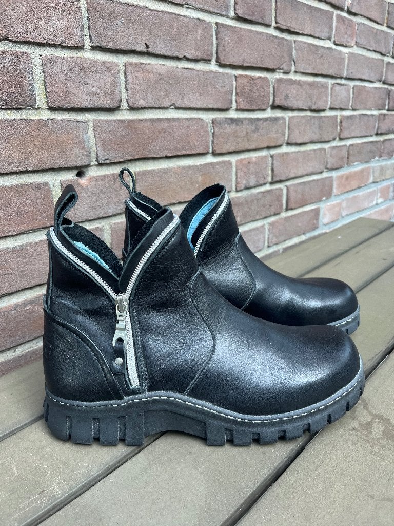 Boots merk MAG maat 40 zwart, Zwart, Lage of Enkellaarzen, MAG, Ophalen of Verzenden