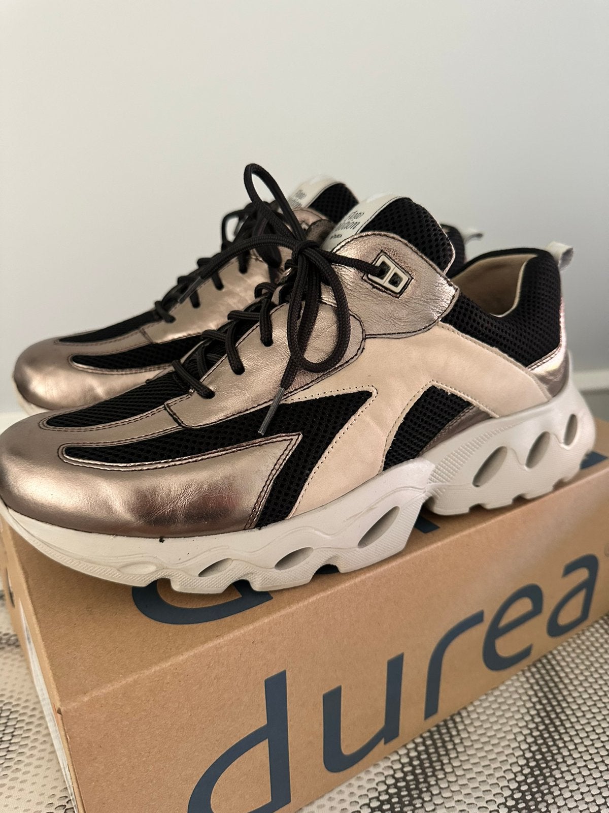 Durea Flow Motion maat 7 wijdte K, Kleding | Dames, Schoenen, Verzenden, Zwart, Sneakers of Gympen, Zo goed als nieuw