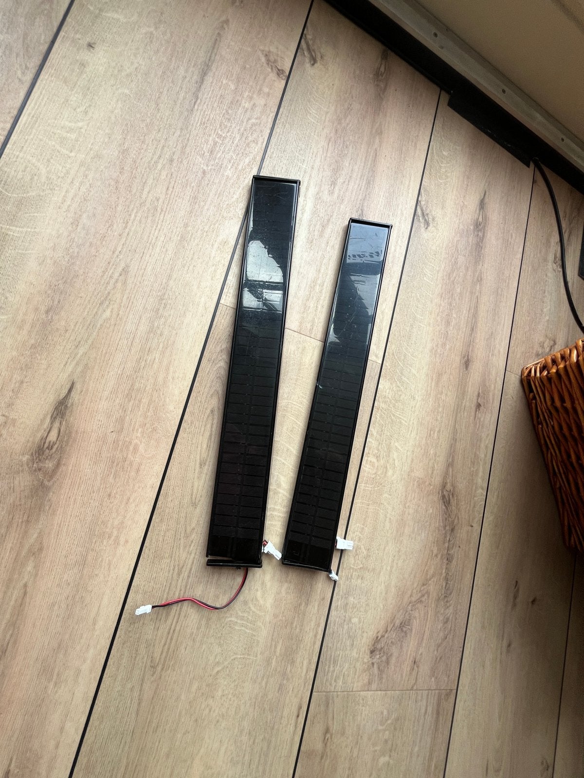 Twee somfy zonnepanelen + accus, Doe-het-zelf en Verbouw, Rolluiken, Ophalen of Verzenden, Zo goed als nieuw, Wit, Minder dan 100 cm
