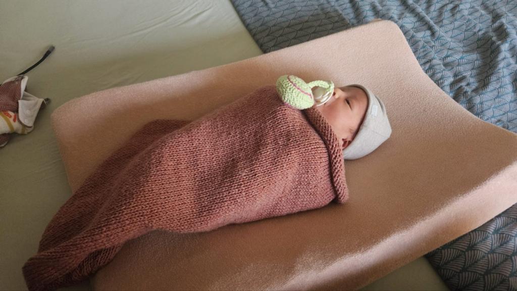 Nieuwe handgebreide babycocoon van 100% merinowol, Ophalen of Verzenden, Nieuw, Overige typen