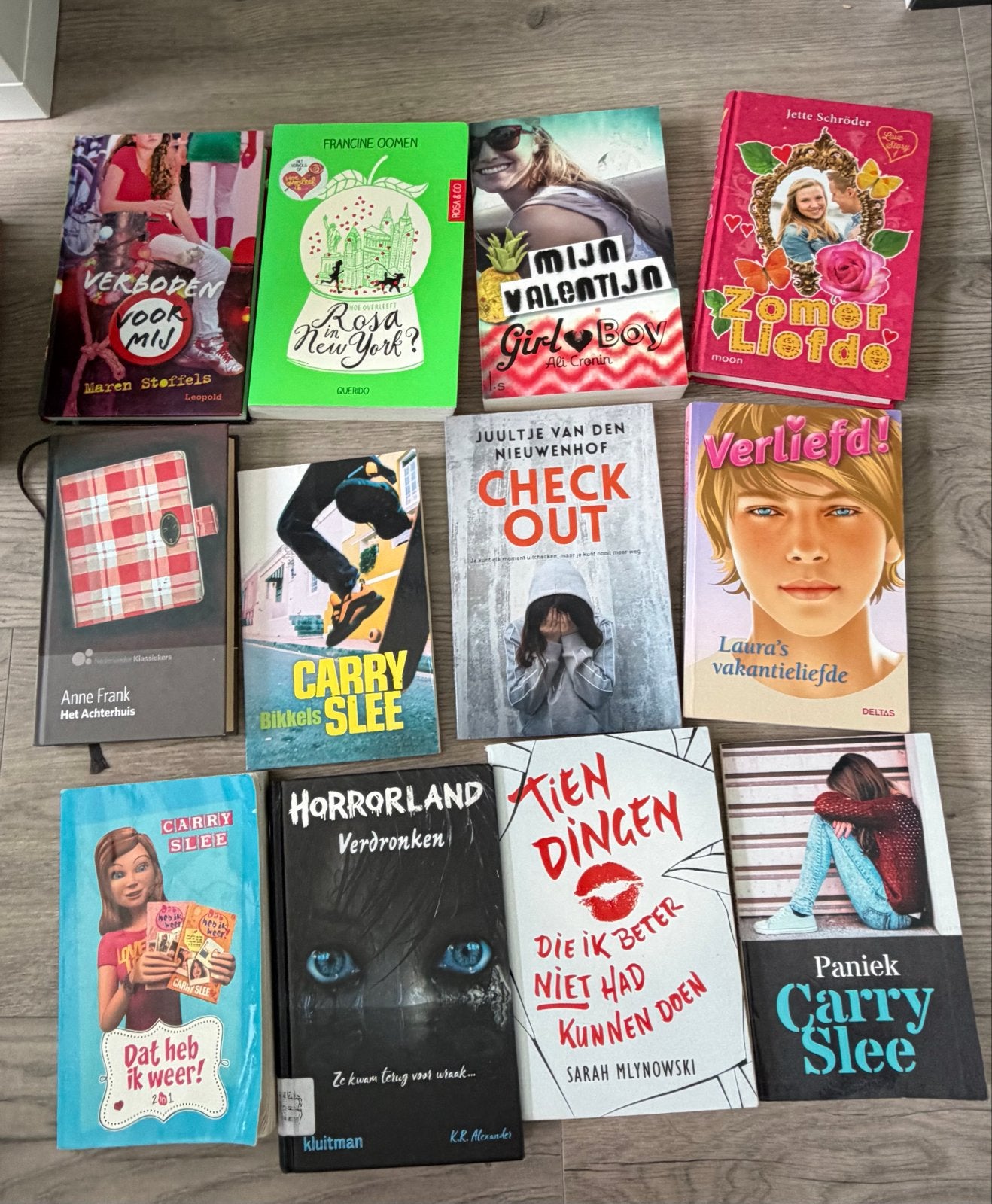 Grote collectie jeugdboeken: Carry Slee, Francine Oomen en m, Ophalen, Zo goed als nieuw, Fictie