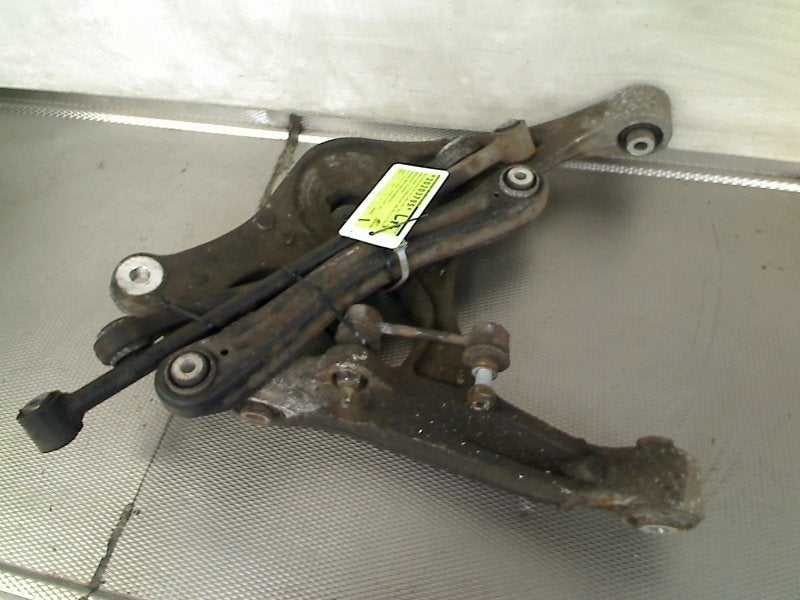 Draagarm Set LA Mercedes-Benz ML III (166) (2011-06/2015-02), Gebruikt, Mercedes-Benz AG, Mercedes-Benz, Mercedesstraße 120, Stuttgart 70372, , Duitsland