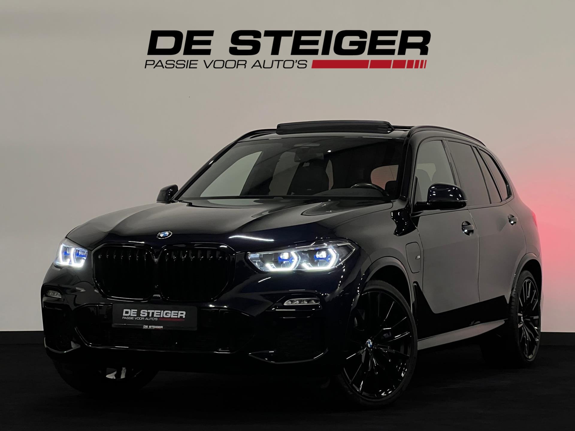BMW X5 xDrive 45e M-Sport Pano Laser Harman Kardon Trekhaak, Automaat, Gebruikt, 394 pk, Zwart