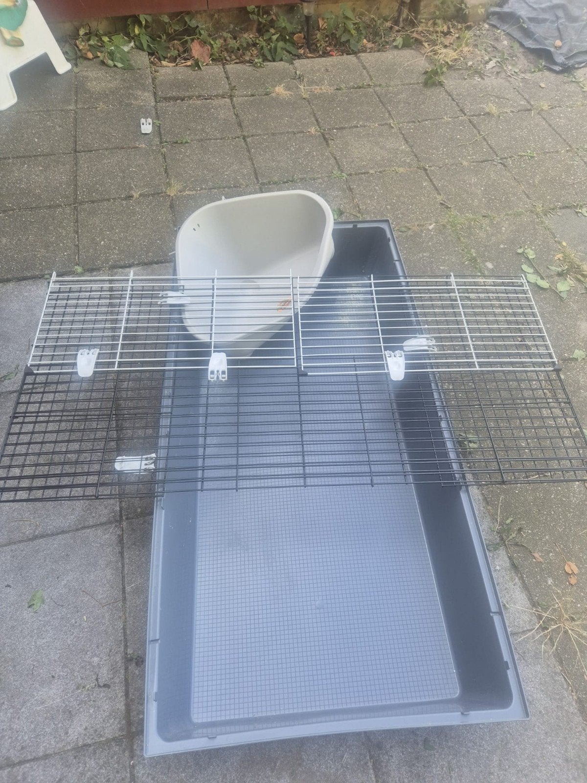 Konijnenhok + wc, Ophalen, 110 cm of meer, Zo goed als nieuw, 90 cm of meer