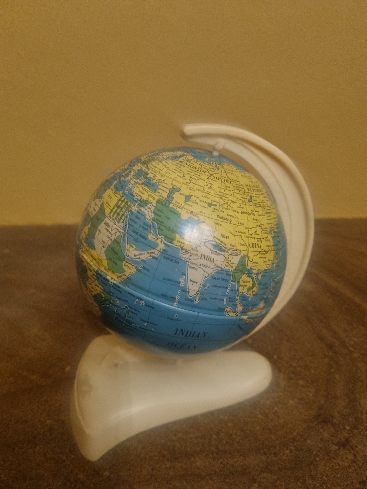 Kleine vintage wereldbol met standaard, Ophalen of Verzenden, Gebruikt