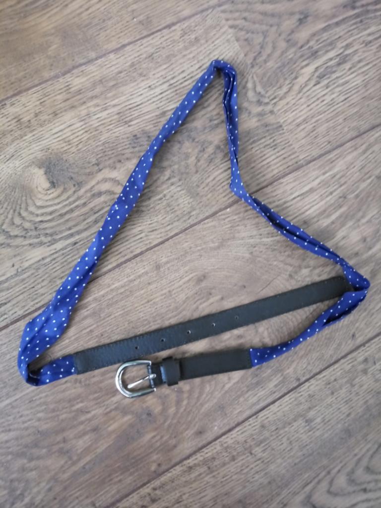 Gestippelde riem (nieuw), Kleding | Dames, Riemen en Ceinturen, Ophalen of Verzenden, Nieuw, Overige kleuren, Minder dan 3 cm