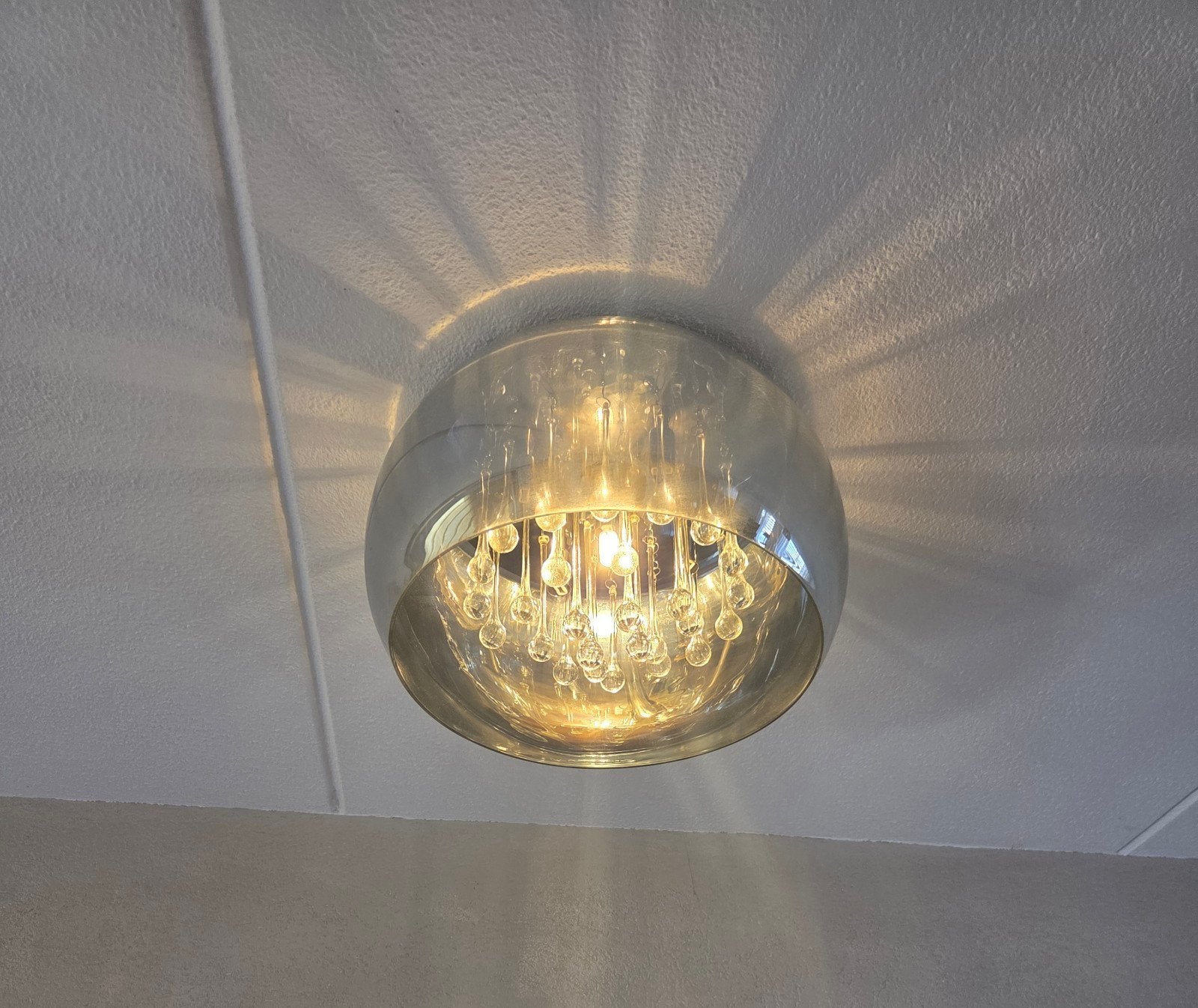 Moderne Lucide plafondlamp met glazen druppels, Huis en Inrichting, Overige merken, Gebruikt, Overige fittingen, Zilver