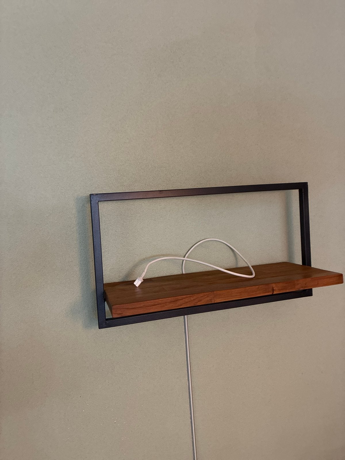 Wandplank met metalen frame en houten blad, Ophalen, Gebruikt