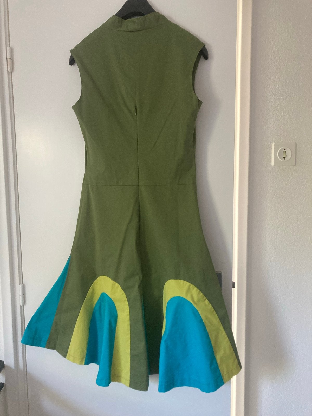 Skunkfunk Jurk - Groen met blauwe en gele details, Maat 38/40 (M), Ophalen of Verzenden, Zo goed als nieuw, Knielengte