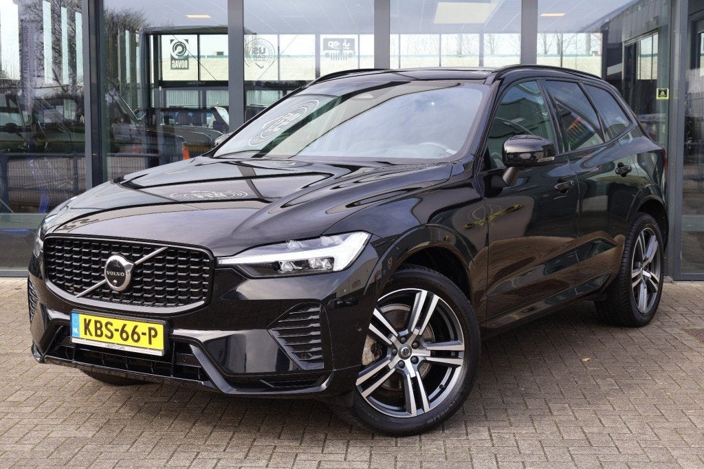 Volvo XC60 2.0 B4 Aut. R-DESIGN / Panorama dak / Volleder, Auto's, Gebruikt, Huisgarantie, 4 cilinders, LED verlichting