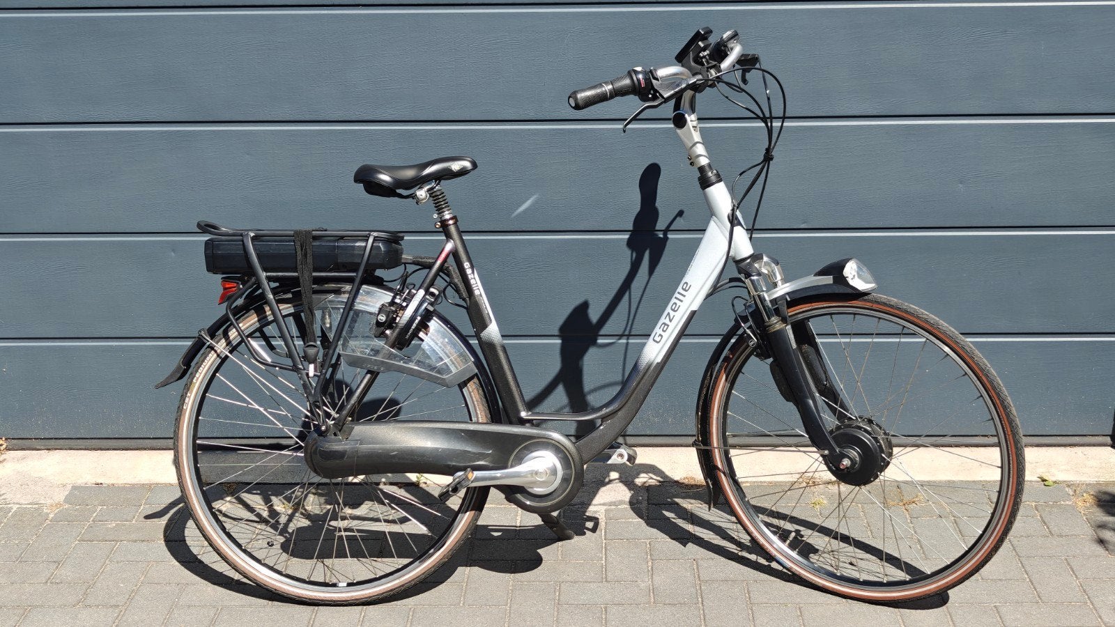 Gazelle Orange C8 elektrische fiets dames 57 cm, Fietsen en Brommers, Elektrische fietsen, Ophalen, Zo goed als nieuw, 50 km per accu of meer