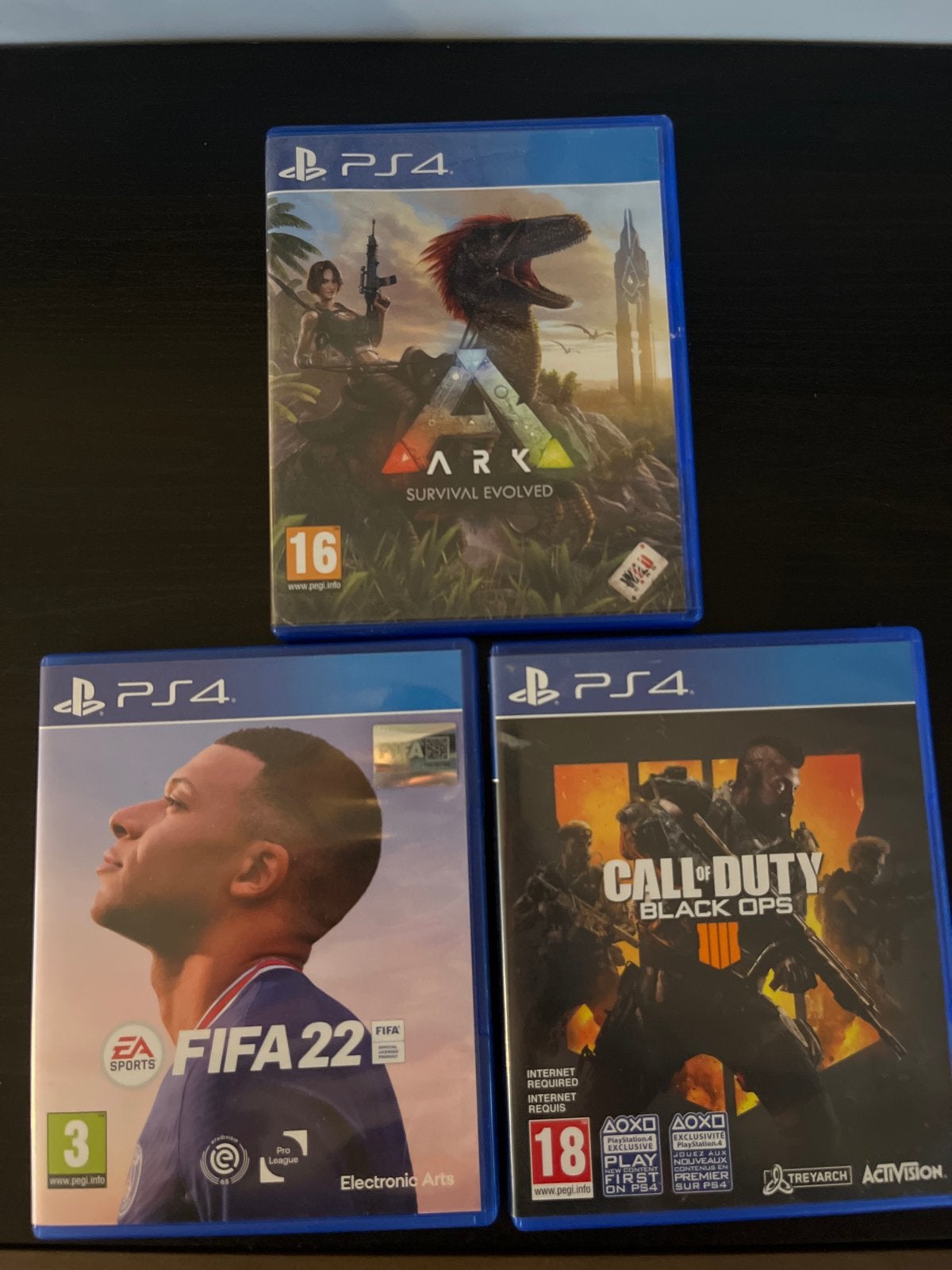 PS4 Games: ARK, FIFA 22, Call of Duty Black Ops 4, Spelcomputers en Games, Avontuur en Actie, Online, Gebruikt, Vanaf 18 jaar