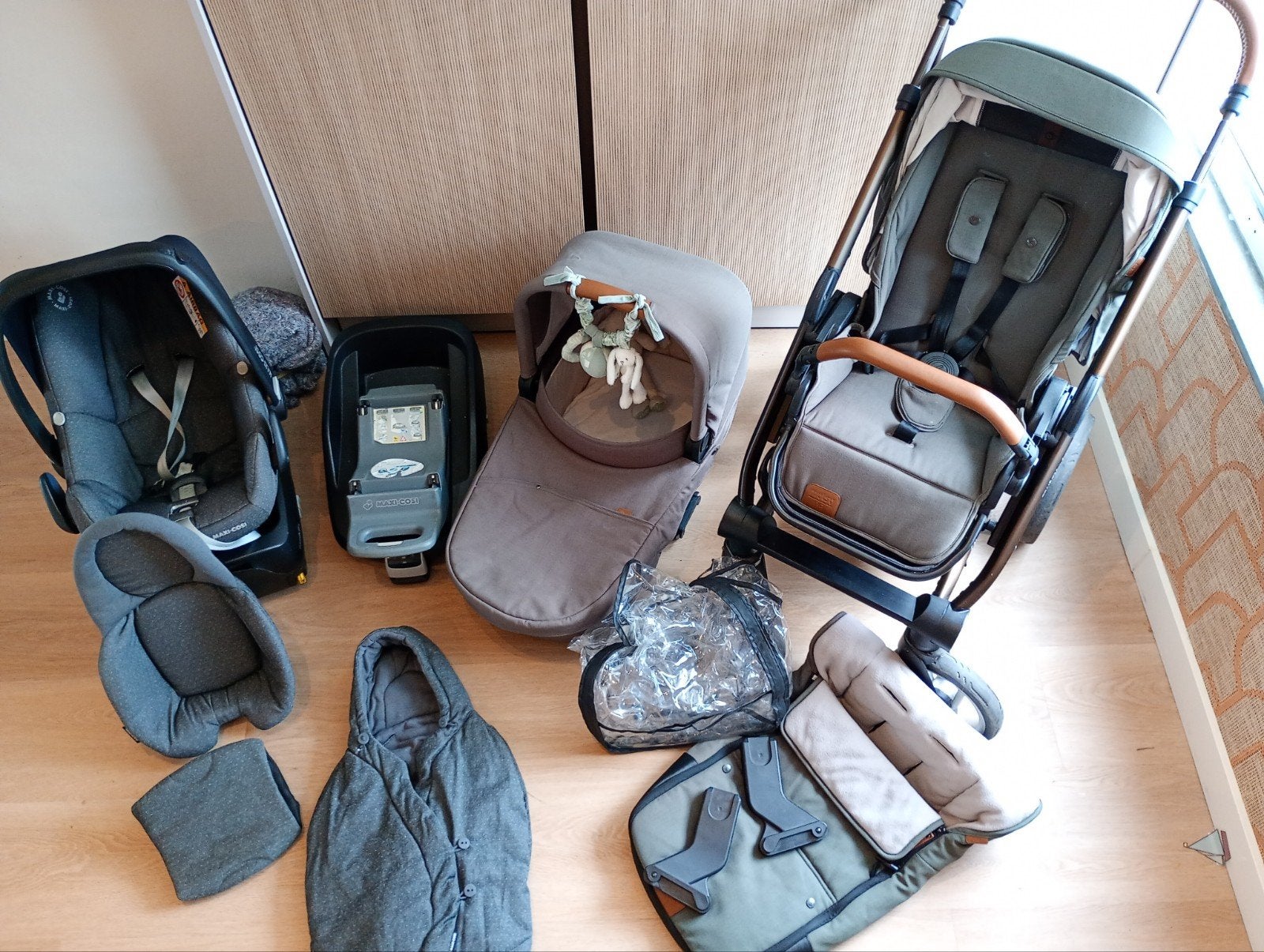 Mutsy Nio Kinderwagen Set + Maxi Cosi & IsoFix, Ophalen, Gebruikt, Met autostoeltje, Combiwagen