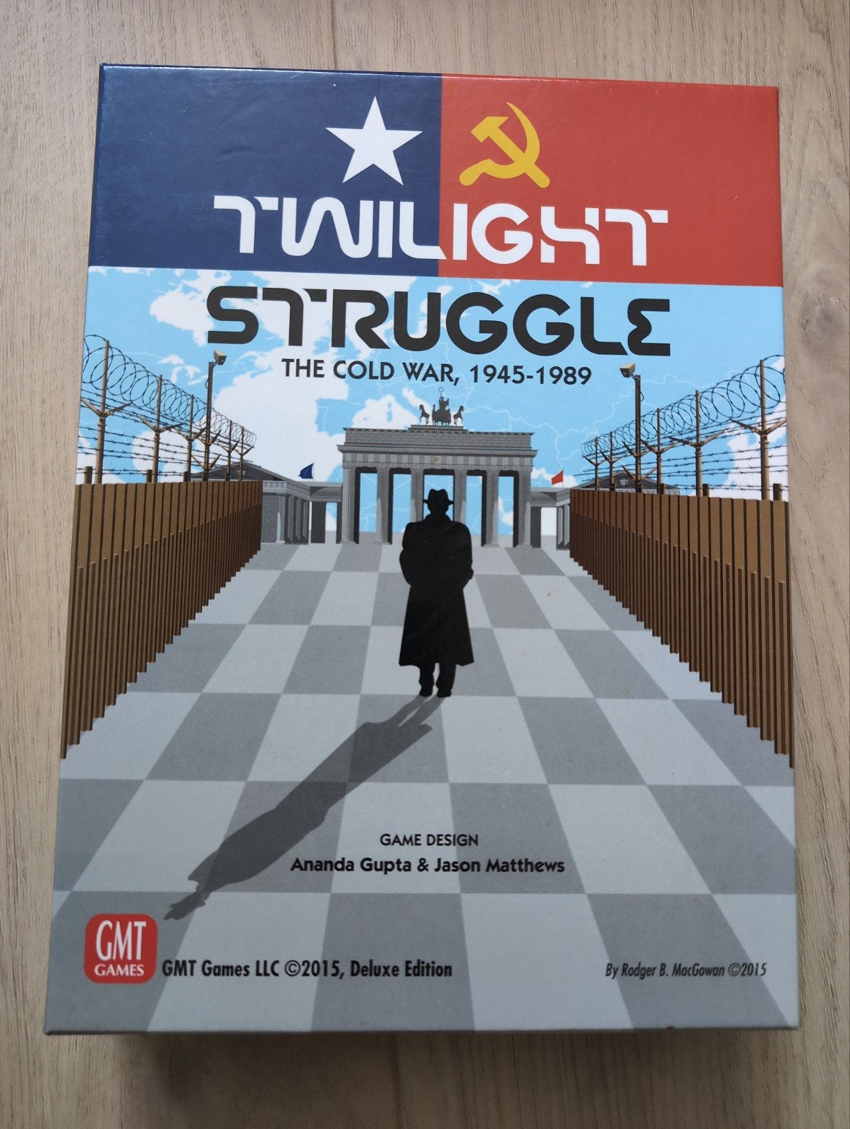 Twilight Struggle: The Cold War 1945-1989 Deluxe Edition, Hobby en Vrije tijd, Een of twee spelers, Ophalen of Verzenden, Zo goed als nieuw
