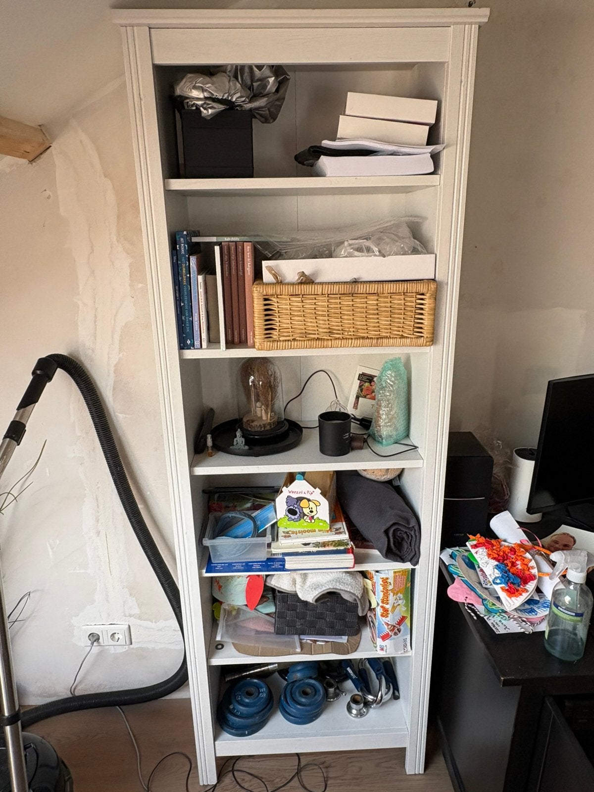 GRATIS: IKEA Brusali boekenkast, Ophalen, Gebruikt, 50 tot 100 cm, 150 tot 200 cm