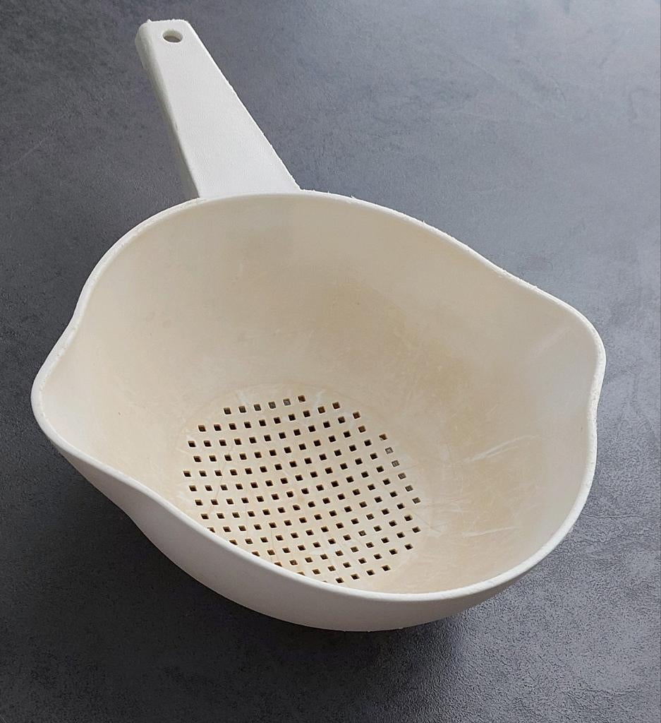 Gezocht Tupperware handvergiet tegen leuk prijsje, Huis en Inrichting, Ophalen, Overige typen