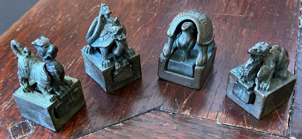 4 bronzen Shi Sheng Shou zegels uit China, gedateerd ca.1960, Antiek en Kunst, China, Verzenden, Gemerkt, Brons