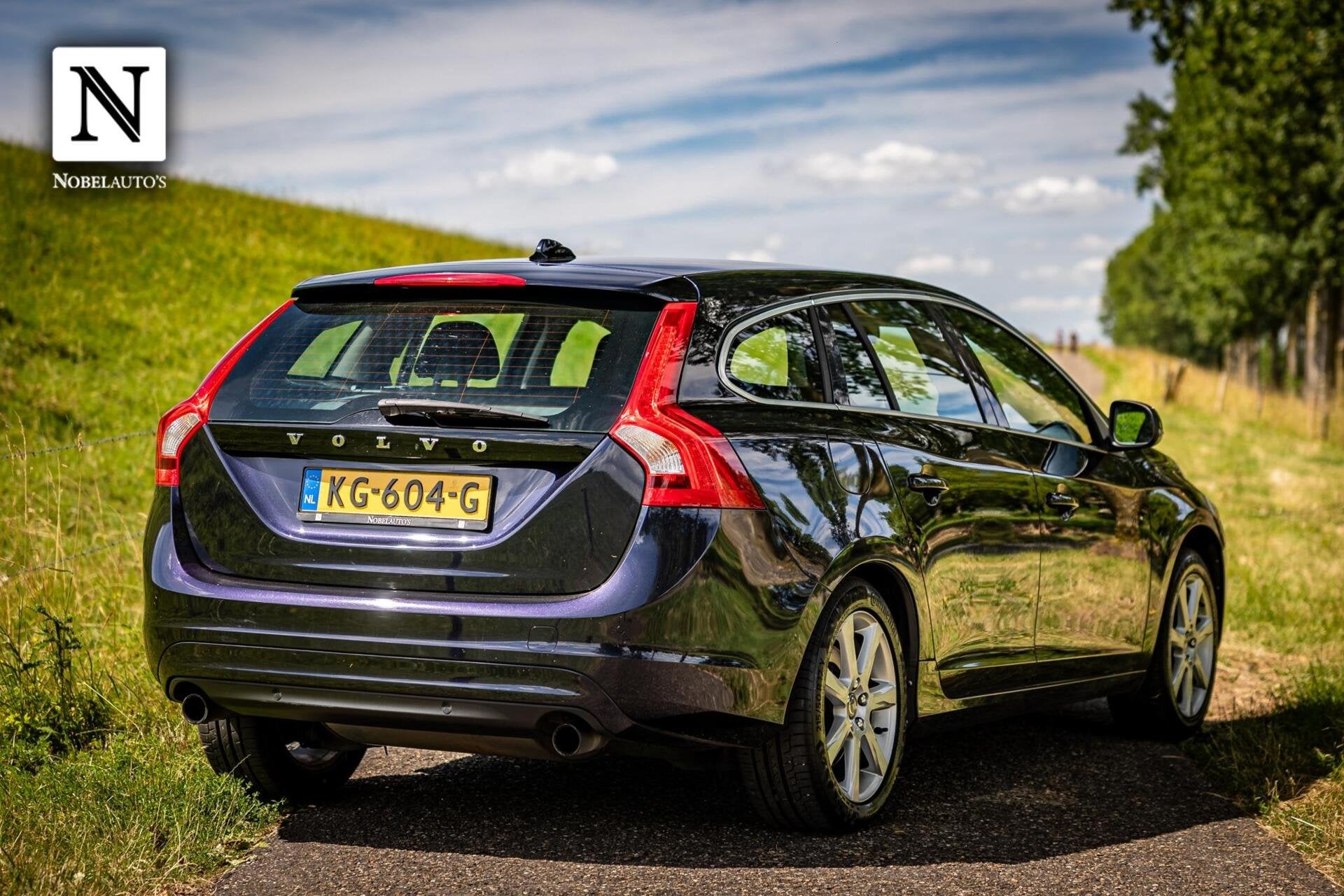 Volvo V60 1.5 T2 Kinetic |Nap |Automaat |Stoelverwarming, Euro 6, 4 cilinders, Met garantie (alle), Blauw