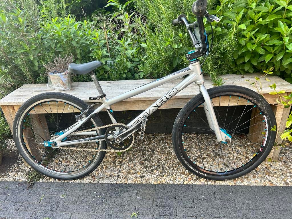 Haro BMX Racefiets - Zilver met Blauwe Accenten, Ophalen, Velgrem, Aluminium, Zo goed als nieuw