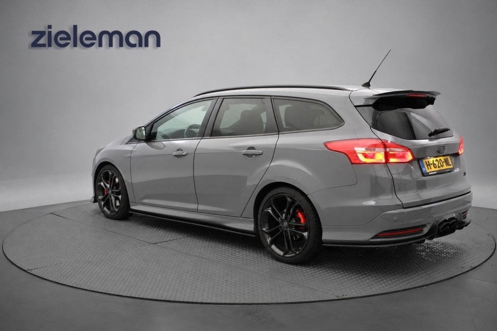 Ford FOCUS Wagon 2.0 ST 250 Pk - Navi, Camera, Recaro Sports, Auto's, 15 km/l, Gebruikt, Euro 6, 4 cilinders