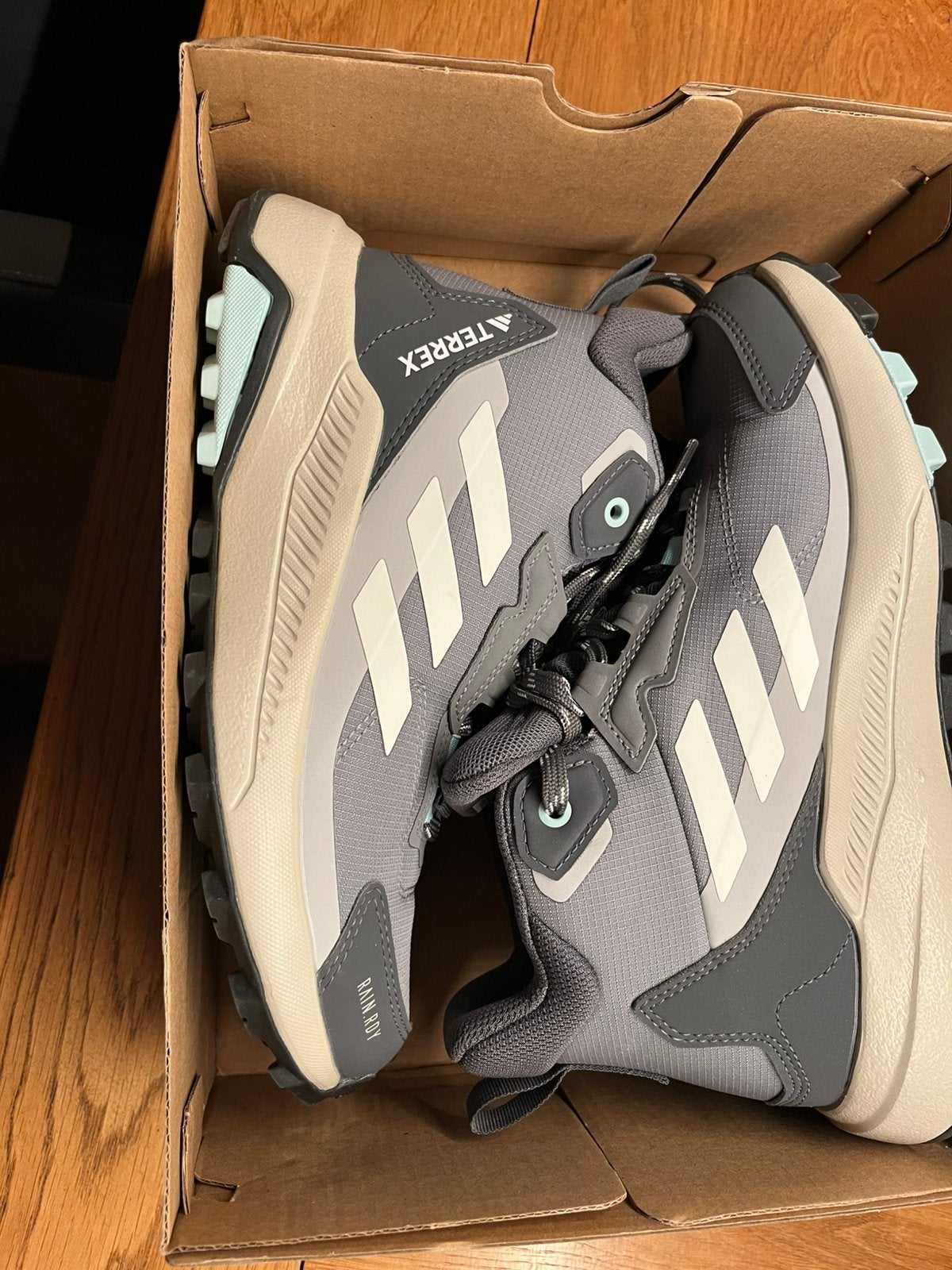 Adidas Terrex wandelschoenen. Dames Maat::36 2/3, Ophalen of Verzenden, Nieuw, Schoenen