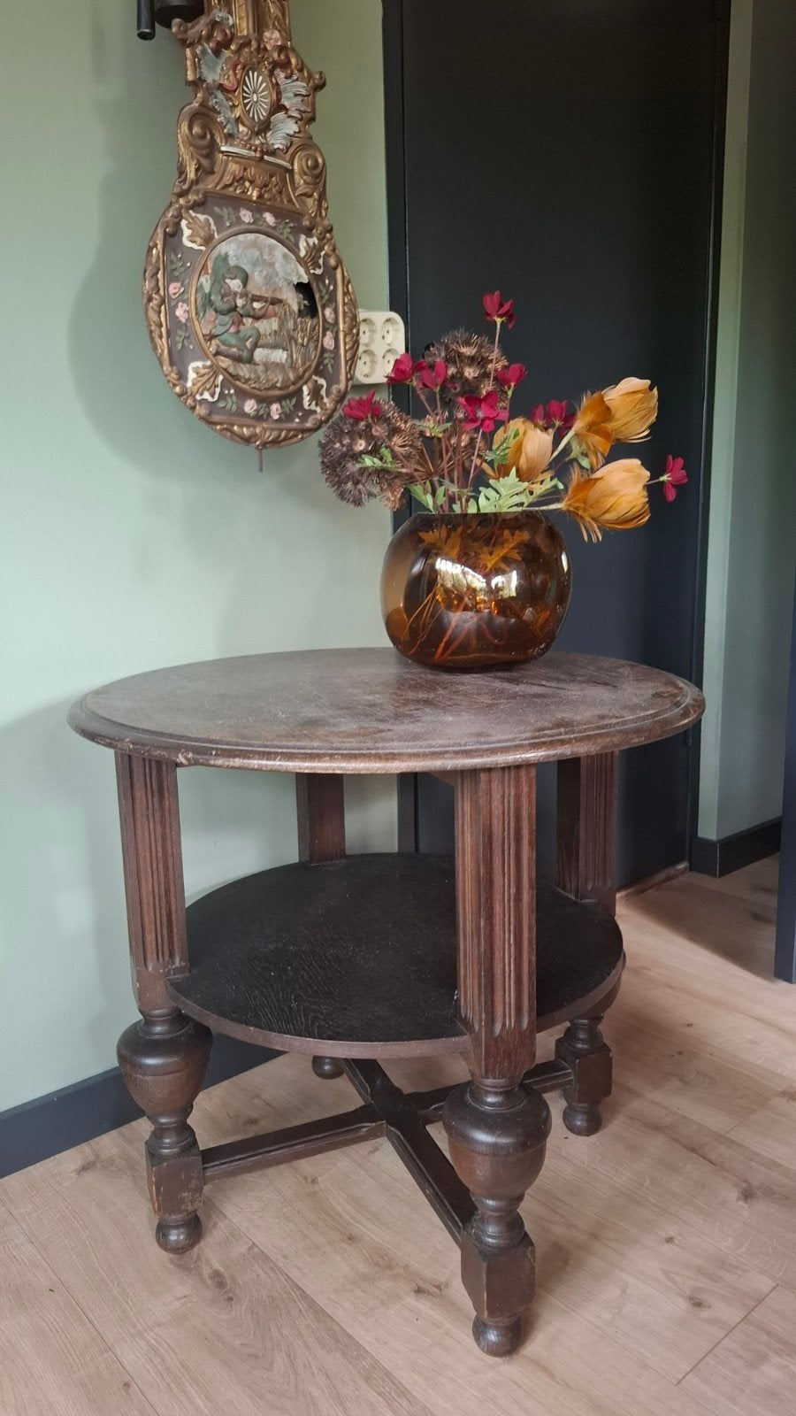 Antieke ronde bijzettafel met gedraaide poten, Antiek en Kunst, Ophalen of Verzenden