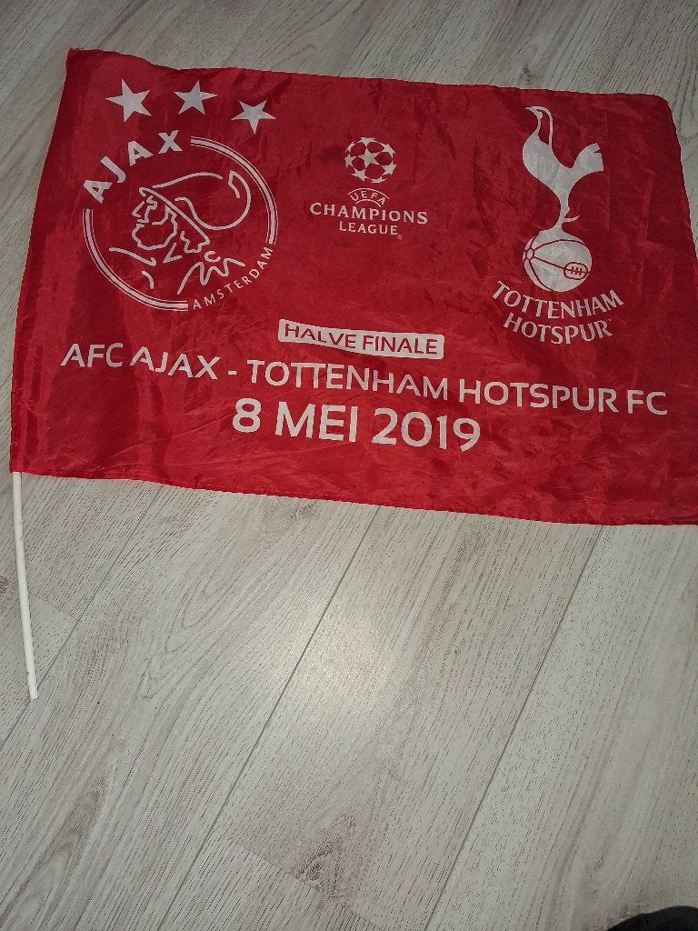 Ajax Tottenham Vlaggetje Champions League, Verzamelen, Ophalen of Verzenden, Gebruikt, Ajax, Overige typen