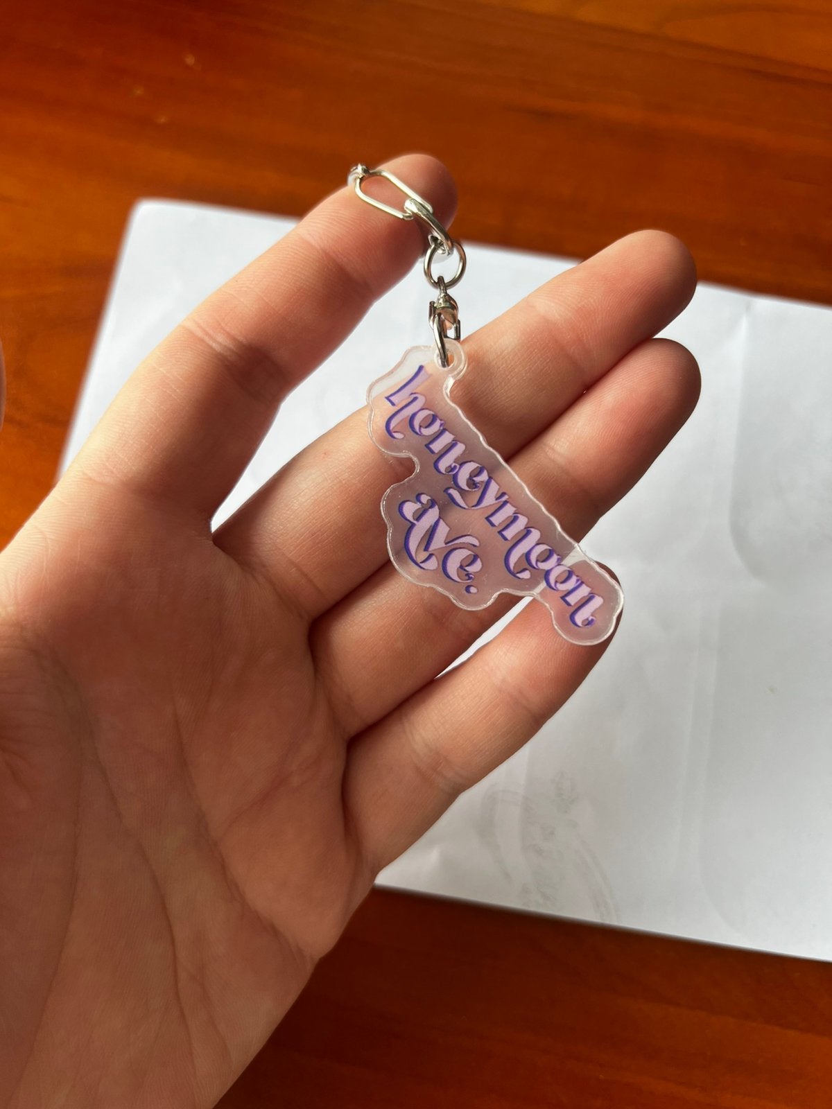Ariana Grande 'Honeymoon Ave' Sleutelhanger, Ophalen of Verzenden, Nieuw, Merk